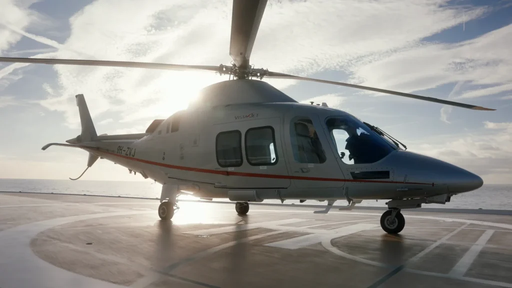 Helicopter on the Kismet helideck